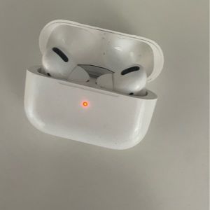 Apple Airpod Pro (with never worn ear pieces)